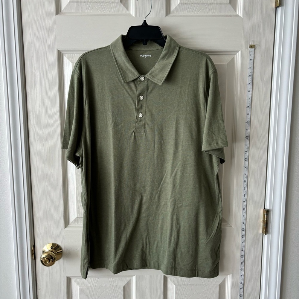 NWOT! Men’s Old Navy Soft Knit Polo Shirt
